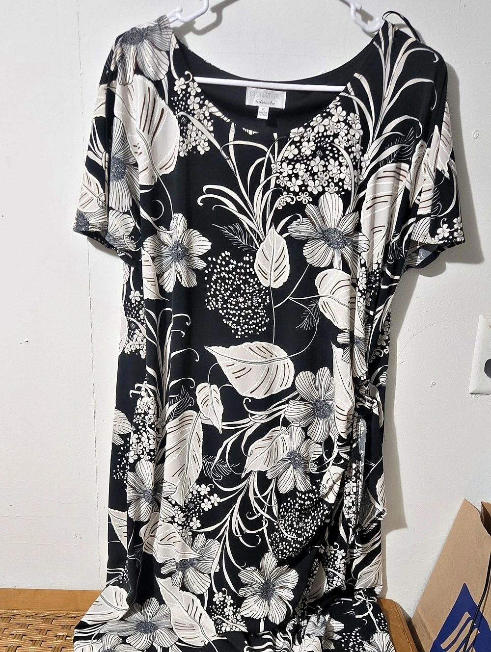 Signature by Roberta Freymann Floral Dress in Black & White Size XL